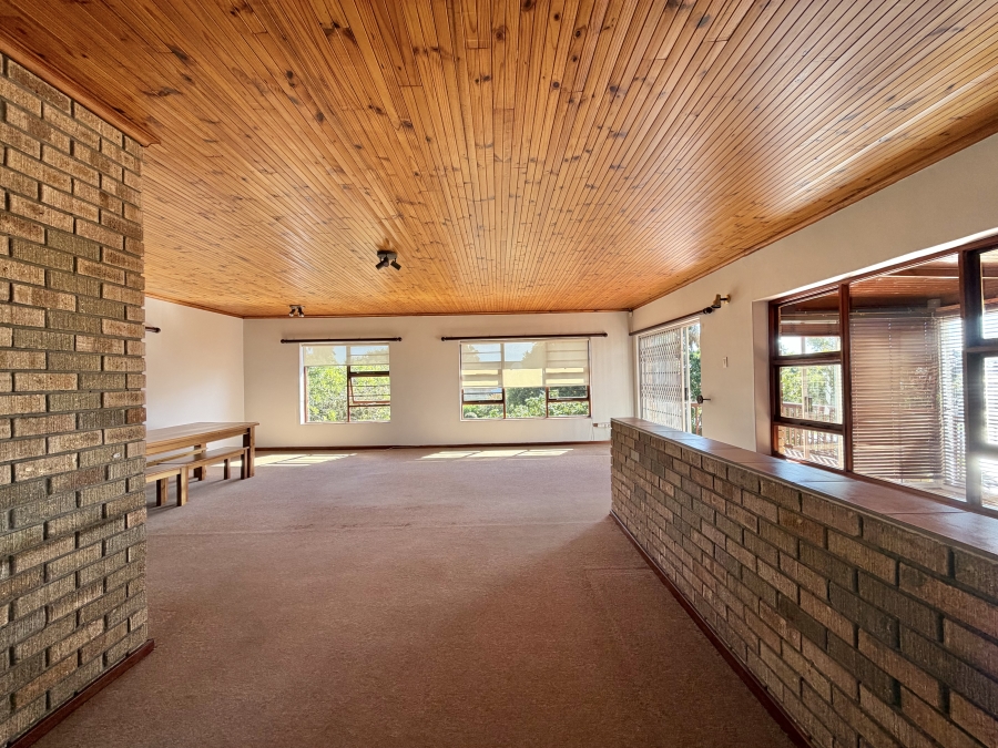 4 Bedroom Property for Sale in Noorsekloof Eastern Cape